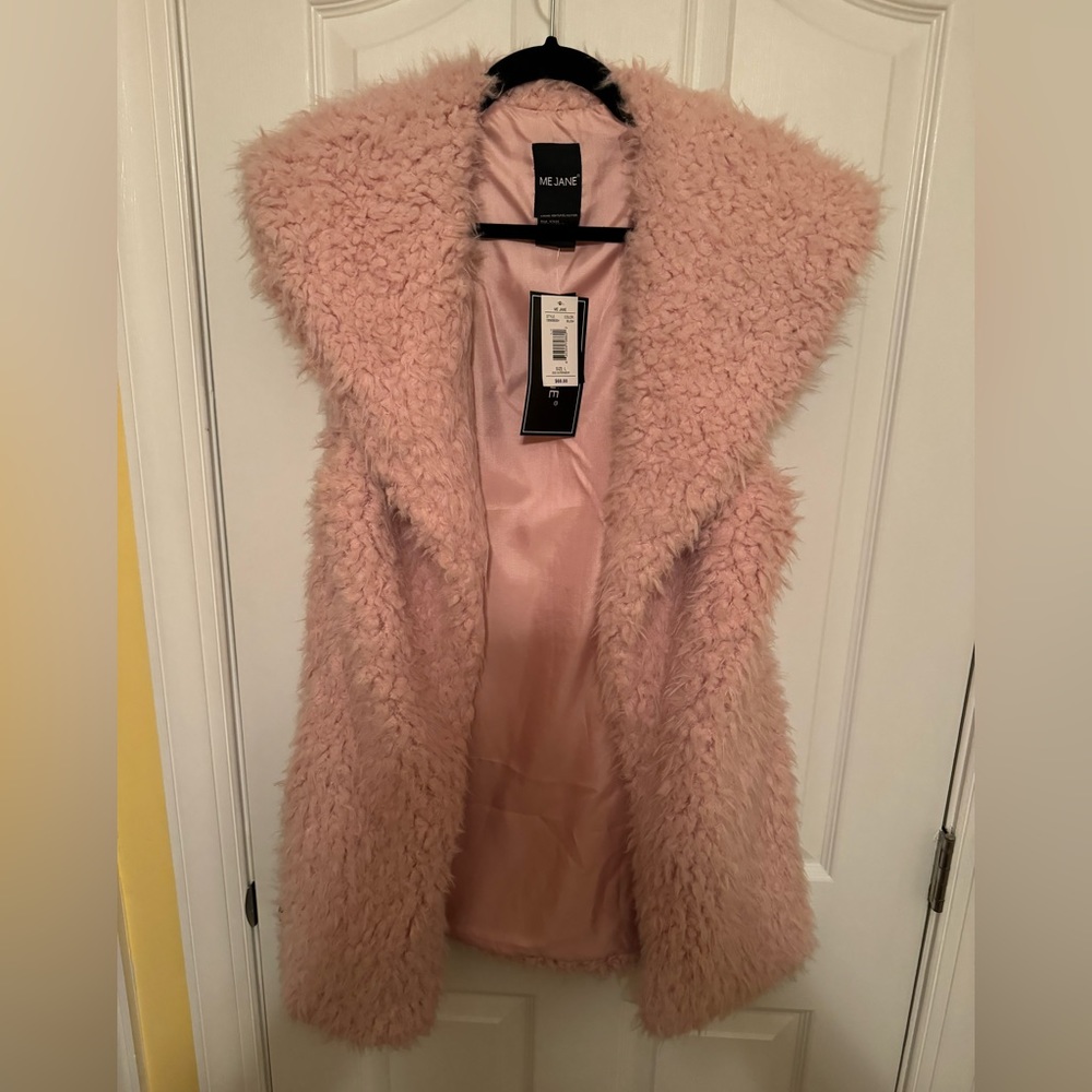 NWT - ME JANE furry pink vest with pockets.